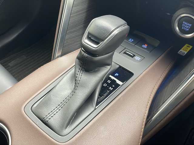 トヨタ ハリアー Z 沖縄県 2020(令2)年 6.5万km プレシャスブラックパール 純正１２．３型ナビ　/　(フルセTV　Bluetooth　FM/AM)/ＪＢＬサウンド　/アラウンドビューモニター　/ＬＥＤヘッドライト　/レーダークルーズコントロール　/パワーバックドア　/パワーシート　/ハーフレザーシート/純正15インチアルミホイール/プッシュスタート/スマートキー/スペアキー　/ETC2.0