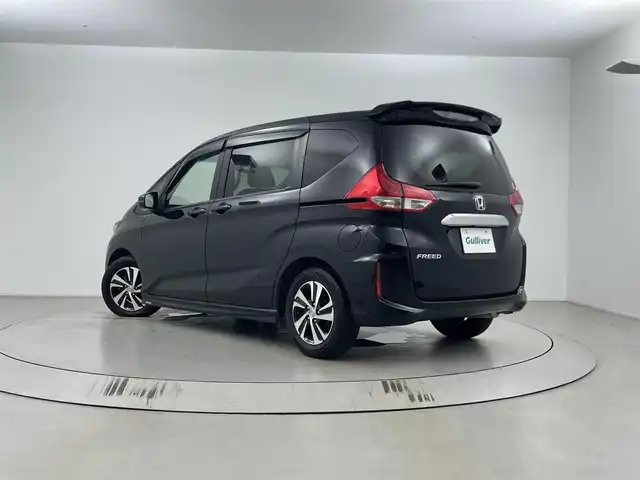 ホンダ フリード G 埼玉県 2016(平28)年 4.3万km クリスタルブラックパール モデューロエアロ/純正ディスプレイオーディオ/(CD/USB/HDMI/Bluetooth/ipod/AM/FM)/Sパッケージ/● 本革巻ステアリングホイール/●コンビシート&専用インテリア/●シートバックアッパーポケット/●LEDヘッドライト＋LEDアクティブコーナリングライト/地デジワンセグ/バックカメラ/ETC/片側パワースライドドア/アイドリングストップ/プッシュスタート/ステアリングリモコン/ウィンカーミラー/純正フロアマット/純正ドアバイザー/純正15インチアルミホイール