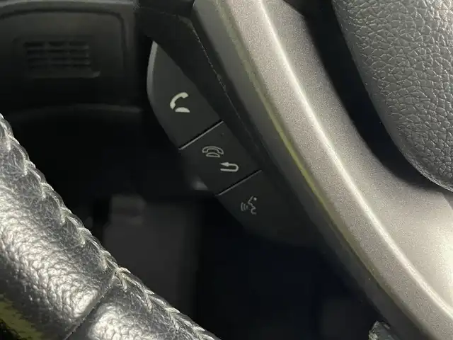 ホンダ フリード G 埼玉県 2016(平28)年 4.3万km クリスタルブラックパール モデューロエアロ/純正ディスプレイオーディオ/(CD/USB/HDMI/Bluetooth/ipod/AM/FM)/Sパッケージ/● 本革巻ステアリングホイール/●コンビシート&専用インテリア/●シートバックアッパーポケット/●LEDヘッドライト＋LEDアクティブコーナリングライト/地デジワンセグ/バックカメラ/ETC/片側パワースライドドア/アイドリングストップ/プッシュスタート/ステアリングリモコン/ウィンカーミラー/純正フロアマット/純正ドアバイザー/純正15インチアルミホイール