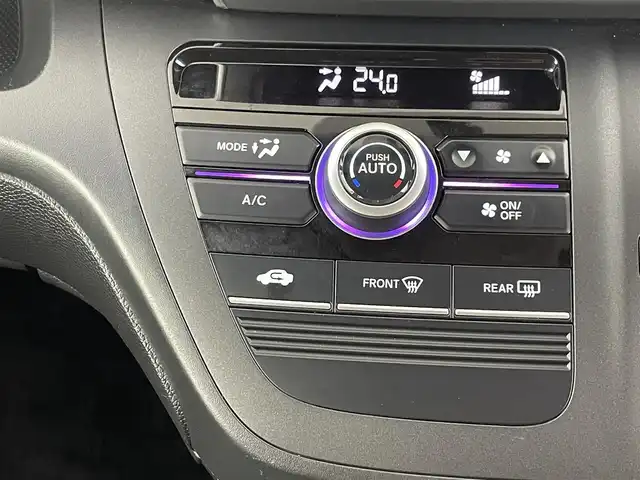 ホンダ フリード G 埼玉県 2016(平28)年 4.3万km クリスタルブラックパール モデューロエアロ/純正ディスプレイオーディオ/(CD/USB/HDMI/Bluetooth/ipod/AM/FM)/Sパッケージ/● 本革巻ステアリングホイール/●コンビシート&専用インテリア/●シートバックアッパーポケット/●LEDヘッドライト＋LEDアクティブコーナリングライト/地デジワンセグ/バックカメラ/ETC/片側パワースライドドア/アイドリングストップ/プッシュスタート/ステアリングリモコン/ウィンカーミラー/純正フロアマット/純正ドアバイザー/純正15インチアルミホイール