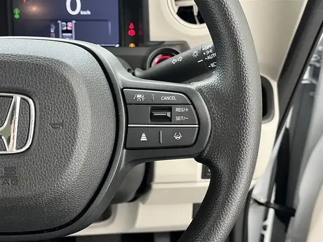 ホンダ Ｎ ＢＯＸ 滋賀県 2024(令6)年 0.4万km プレミアムサンライトホワイトパール 純正８インチナビ/（AM/FM/CD/DVD/フルセグTV/Bluetooth/USB）/バックカメラ/片側パワースライドドア/前席シートヒーター/前方ドライブレコーダー/追従型クルーズコントロール/LEDヘッドライト/電動パーキングブレーキ/ブレーキホールド/ステアリングスイッチ/ETC