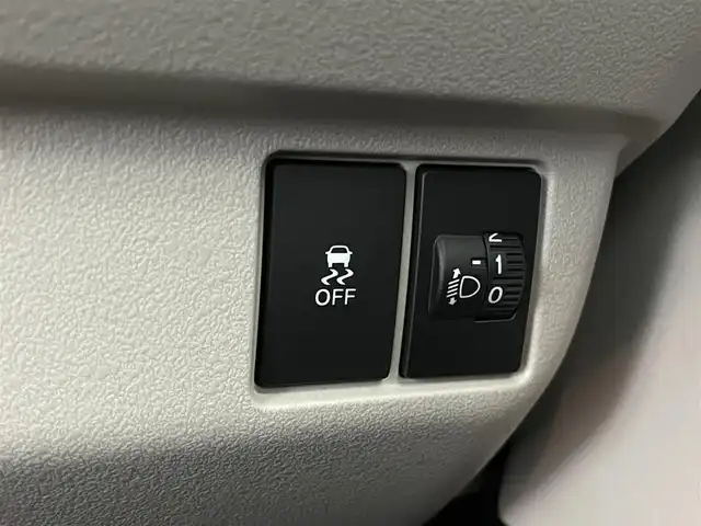 ホンダ Ｎ ＢＯＸ 滋賀県 2024(令6)年 0.4万km プレミアムサンライトホワイトパール 純正８インチナビ/（AM/FM/CD/DVD/フルセグTV/Bluetooth/USB）/バックカメラ/片側パワースライドドア/前席シートヒーター/前方ドライブレコーダー/追従型クルーズコントロール/LEDヘッドライト/電動パーキングブレーキ/ブレーキホールド/ステアリングスイッチ/ETC