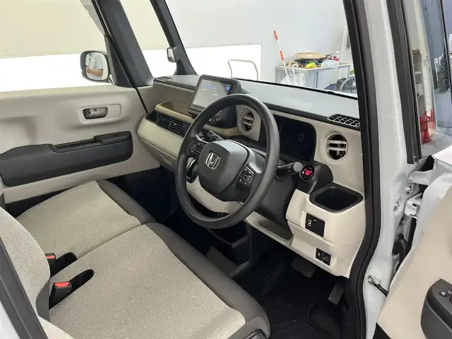 ホンダ Ｎ ＢＯＸ 滋賀県 2024(令6)年 0.4万km プレミアムサンライトホワイトパール 純正８インチナビ/（AM/FM/CD/DVD/フルセグTV/Bluetooth/USB）/バックカメラ/片側パワースライドドア/前席シートヒーター/前方ドライブレコーダー/追従型クルーズコントロール/LEDヘッドライト/電動パーキングブレーキ/ブレーキホールド/ステアリングスイッチ/ETC