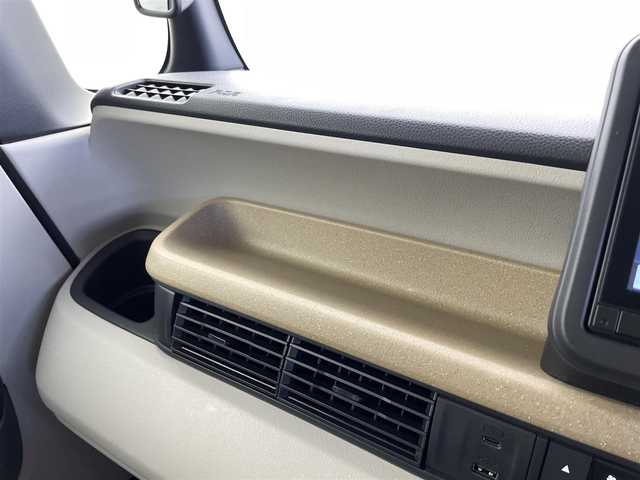 ホンダ Ｎ ＢＯＸ 福井県 2024(令6)年 0.4万km プレミアムサンライトホワイトパール 純正８インチナビ/【AM/FM/CD/DVD/フルセグTV/Bluetooth/USB】/バックカメラ/ETC/片側パワースライドドア/前席シートヒーター/前方ドライブレコーダー/追従型クルーズコントロール/オートライト/LEDヘッドライト/電動パーキングブレーキ/ブレーキホールド/ステアリングスイッチ