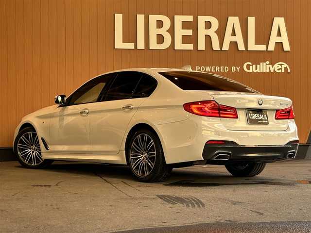 ＢＭＷ ５２３ｄ Mスポーツ 宮城県 2019(平31)年 5.7万km アルピンホワイトⅢ イノベーションパッケージ/アクティブクルーズコントロール/レーンキープアシスト/レーンチェンジウォーニング/ヘッドアップディスプレイ/iDriveナビゲーションシステム/フルセグTV/全方位カメラ/LEDヘッドライト/オートマチックハイビーム/メモリ機能付きパワーシート/コンフォートアクセス/パワートランク/純正19インチAW/ドライブレコーダー/ETC2.0車載器/ワイヤレスチャージング