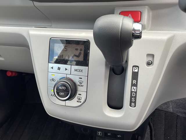 ダイハツ ミラ イース G リミテッド SAⅢ 新潟県 2023(令5)年 3.5万km ブラックマイカメタリック ワンオーナー/冬タイヤ積載/純正ナビ/（DTV/DVD/Bluetooth）/衝突軽減/コーナーセンサー/バックカメラ/プッシュスタート/アイドリングストップ/ドライブレコーダー/シートヒーター/USB電源/シガーソケット/フロアマット/LEDヘッドライト/電格ミラー/ドアバイザー/スペアキー