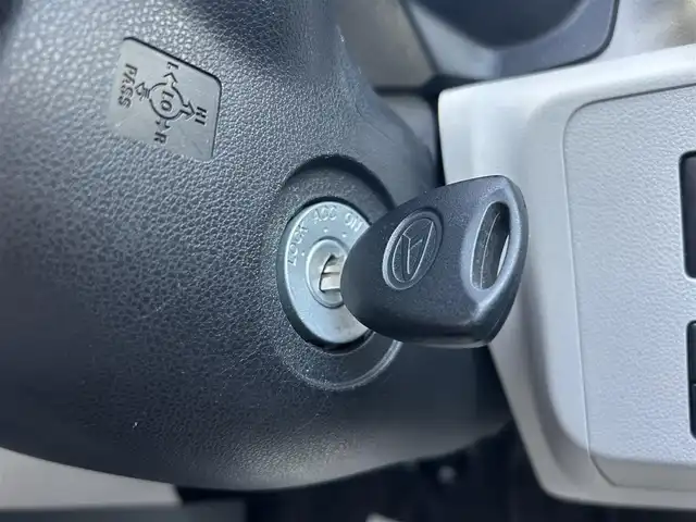ダイハツ ミラ イース X SAⅢ 大阪府 2020(令2)年 3万km ホワイト 社外ナビ（Bluetooth/CD/iPod/AUX)/衝突被害軽減システム/横滑り防止装置/アイドリングストップ/コーナーセンサー/ドライブレコーダー/社外フロアマット/ETC