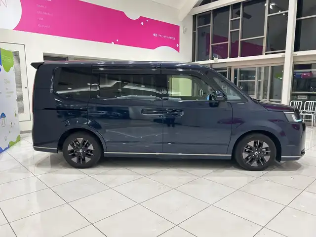 ホンダ ステップワゴン スパーダ eHEV 神奈川県 2023(令5)年 3.4万km ミッドナイトブルービームM ホンダセンシング　/純正11.4インチメモリナビ/　　CD/DVD/BT/フルセグ/マルチビューカメラ /両側パワースライドドア /パワーバックドア /レーダークルーズコントロール /LEDオートライト /ハーフレザー /シートヒーター/純正16インチアルミホイール/ステアリングスイッチ /純正ETC