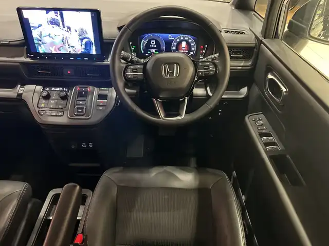 ホンダ ステップワゴン スパーダ eHEV 神奈川県 2023(令5)年 3.4万km ミッドナイトブルービームM ホンダセンシング　/純正11.4インチメモリナビ/　　CD/DVD/BT/フルセグ/マルチビューカメラ /両側パワースライドドア /パワーバックドア /レーダークルーズコントロール /LEDオートライト /ハーフレザー /シートヒーター/純正16インチアルミホイール/ステアリングスイッチ /純正ETC