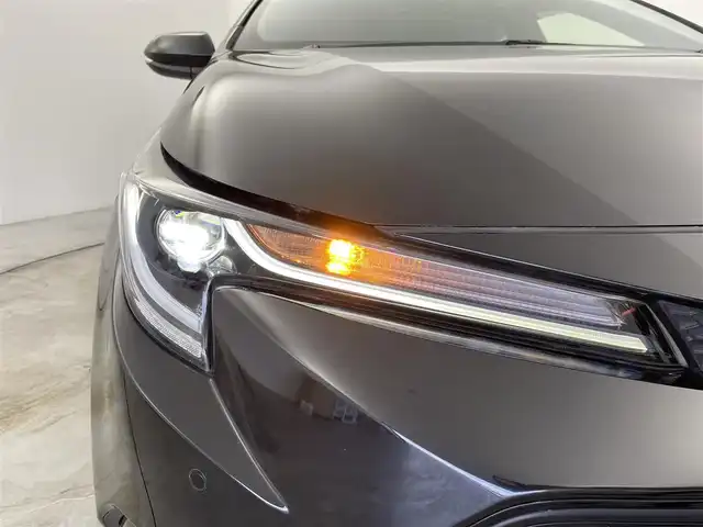 トヨタ カローラツーリング ハイブリッド ダブルバイビー 群馬県 2022(令4)年 2.6万km ブラックマイカ 純正８インチディスプレイオーディオ　バックカメラ　レーダークルーズコントロール　ＢＳＭ　ハーフレザーシート　シートヒーター　純正１７インチマットブラックＡＷ　ステアリングリモコン　ＥＴＣ２．０　禁煙車