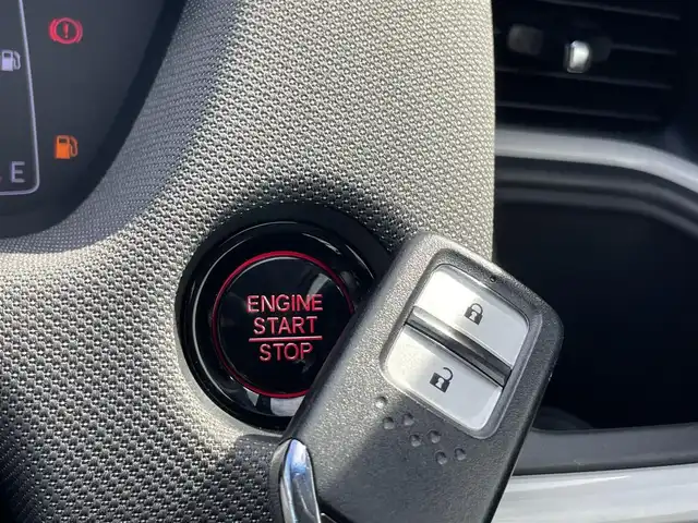 ホンダ フィット クロスター 東京都 2020(令2)年 2.9万km サーフブルー Honda SENSING/・衝突軽減ブレーキ/・誤発進抑制機能/・路外逸脱抑制機能/・アダプティブクルーズコントロール/・先行車発進お知らせ機能/プッシュスタート/アイドリングストップ/スマートキー/ETC/バックカメラ/純正ナビ/純正フロアマット/純正アルミホイール/オートライト/純正LEDヘッドライト