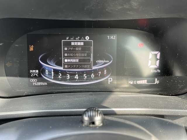 トヨタ ライズ Z 静岡県 2024(令6)年 2万km スムースグレーマイカメタリック 純正SDナビ/・CD/・DVD/・フルセグＴＶ/・Bluetooth/・USB/・HDMI/・AM/・FM/主要装備/・衝突軽減/・レーンキープ/・追従クルコン/・BSM/・コーナーセンサー前/・全方位カメラ/・ETC2.0/・シートヒーターD/N席/・電動パーキングブレーキ/・オートホールド/・ステアリングリモコン/・純正フロアマット/・純正アルミホイール/・LEDヘッドライト/・オートハイビーム/・フォグランプ/・スマートキー/・プッシュスタート/・スペアキー1本