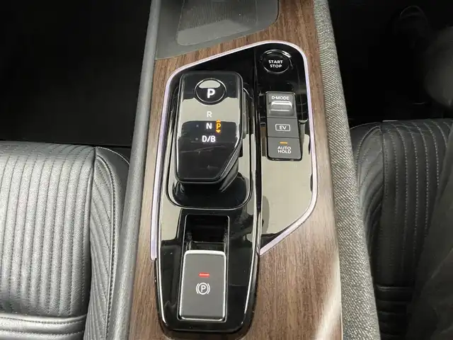 日産 オーラ G レザーエディション 大分県 2022(令4)年 5.2万km 黒 純正ディスプレイオーディオ/(Bluetooth/カープレイ/HDMI）/インテリジェントエマージェンシーブレーキ/踏み間違い衝突防止アシスト/標識検知機能/車線逸脱警報/ふらつき警報/車線逸脱防止支援システム/車両接近通報装置/ＢＯＳＥサウンド/全周囲カメラ/デジタルインナーミラー/ＢＳＭ/プロパイロット/ＴＶキャンセラー/ワイヤレス充電器/ビルトインＥＴＣ２．０/社外ドライブレコーダー前後/ＵＳＢ接続端子/プッシュスタート