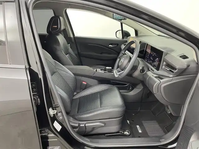 日産 オーラ G レザーエディション 大分県 2022(令4)年 5.2万km 黒 純正ディスプレイオーディオ/(Bluetooth/カープレイ/HDMI）/インテリジェントエマージェンシーブレーキ/踏み間違い衝突防止アシスト/標識検知機能/車線逸脱警報/ふらつき警報/車線逸脱防止支援システム/車両接近通報装置/ＢＯＳＥサウンド/全周囲カメラ/デジタルインナーミラー/ＢＳＭ/プロパイロット/ＴＶキャンセラー/ワイヤレス充電器/ビルトインＥＴＣ２．０/社外ドライブレコーダー前後/ＵＳＢ接続端子/プッシュスタート