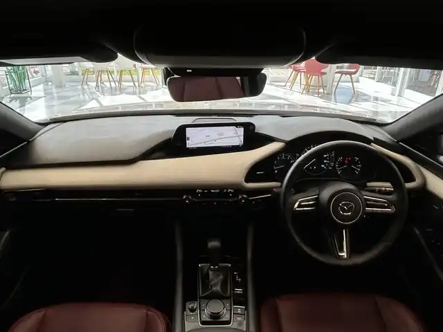 マツダ マツダ３ファストバック 15S 100周年特別記念車 岐阜県 2020(令2)年 6.8万km スノーフレイクホワイトパールマイカ BOSEプレミアムサウンド/マツダ純正ナビゲーション/マツダ・レーダー・クルーズ・コントロール(MRCC)/フルセグテレビ/アラウンドビューカメラ/Bluetooth/AppleCarPlay/CD・DVD再生/前後ドライブレコーダー/ETC/革シート/シートヒーター/パワーシート/純正フロアマット/オートライト/オートマチックハイビーム/LEDヘッドライト/純正アルミホイール