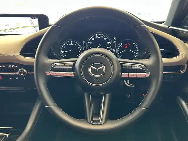 マツダ マツダ３ファストバック 15S 100周年特別記念車 岐阜県 2020(令2)年 6.8万km スノーフレイクホワイトパールマイカ BOSEプレミアムサウンド/マツダ純正ナビゲーション/マツダ・レーダー・クルーズ・コントロール(MRCC)/フルセグテレビ/アラウンドビューカメラ/Bluetooth/AppleCarPlay/CD・DVD再生/前後ドライブレコーダー/ETC/革シート/シートヒーター/パワーシート/純正フロアマット/オートライト/オートマチックハイビーム/LEDヘッドライト/純正アルミホイール