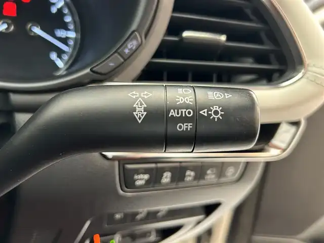 マツダ マツダ３ファストバック 15S 100周年特別記念車 岐阜県 2020(令2)年 6.8万km スノーフレイクホワイトパールマイカ BOSEプレミアムサウンド/マツダ純正ナビゲーション/マツダ・レーダー・クルーズ・コントロール(MRCC)/フルセグテレビ/アラウンドビューカメラ/Bluetooth/AppleCarPlay/CD・DVD再生/前後ドライブレコーダー/ETC/革シート/シートヒーター/パワーシート/純正フロアマット/オートライト/オートマチックハイビーム/LEDヘッドライト/純正アルミホイール