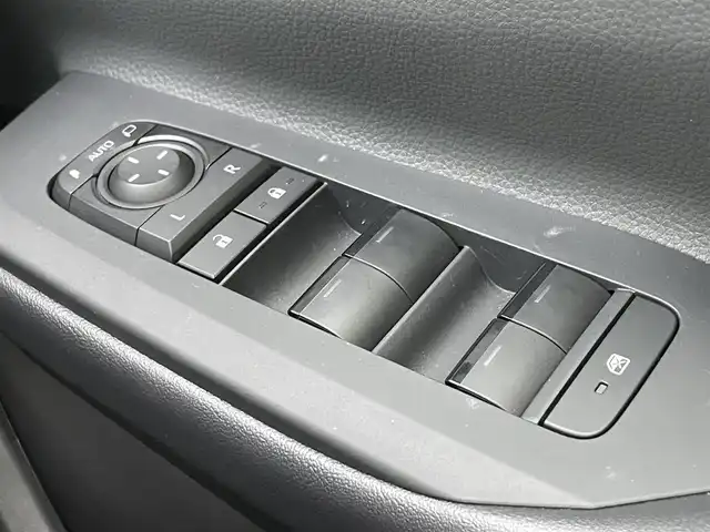 トヨタ プリウス U 滋賀県 2025(令7)年 0.6万km グレー 純正ディスプレイオーディオ/(Bluetooth/フルセグ/carplay)/トヨタセーフティーセンス/・プリクラッシュセーフティ/・レーダークルーズコントロール/・レーンキープアシスト/・標識認識/・先行車発進告知/・Autoハイビーム/LEDオートライト/電動パーキング/ブレーキホールド/バックカメラ/ETC2.0/USB/電動格納ミラー/100V電源
