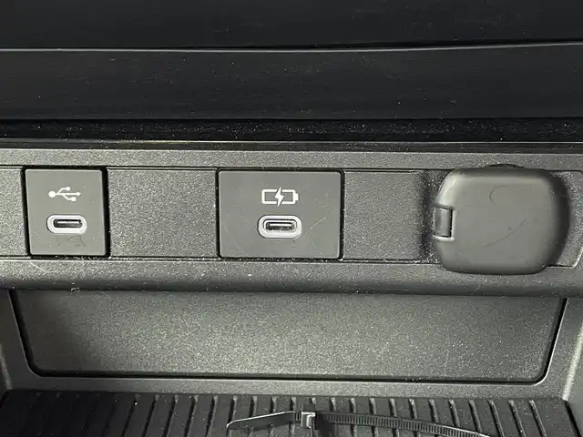 トヨタ プリウス U 滋賀県 2025(令7)年 0.6万km グレー 純正ディスプレイオーディオ/(Bluetooth/フルセグ/carplay)/トヨタセーフティーセンス/・プリクラッシュセーフティ/・レーダークルーズコントロール/・レーンキープアシスト/・標識認識/・先行車発進告知/・Autoハイビーム/LEDオートライト/電動パーキング/ブレーキホールド/バックカメラ/ETC2.0/USB/電動格納ミラー/100V電源