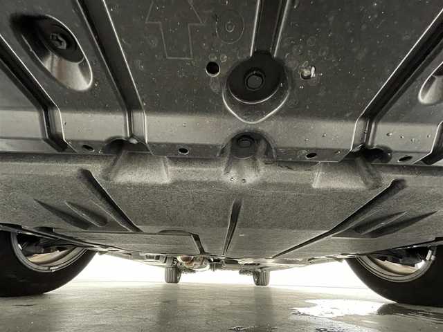 トヨタ ヴォクシー ハイブリッド S－Z 福島県 2023(令5)年 0.6万km ホワイトパールクリスタルシャイン トヨタセーフティセンス/・衝突被害軽減ブレーキ/・交差点事故防止/・アクティブアクティブ操舵機能/・プロアクティブドライビング/・レーダークルーズコントロール/・レーンキープアシスト/・オートマチックハイビーム/純正8インチディスプレイオーディオ/・BT/USB/Miracast/FM/AM/・ETC/・バックカメラ/・前後ドライブレコーダー/電子ブレーキホールド/・ブレーキホールド/3列目シート/・ウォークスルー/・2列目ロールサンシェード/両側パワースライドドア/革巻きステアリング/・ステアリングリモコン/ハーフレザーシート/・D+N席シートヒーター/USB充電ポート/プッシュスタート/・スマートキー/LEDヘッドライト/・オートライト/・ヘッドライトレベライザー/純正フロアマット/純正ドアバイザー/純正17インチAW