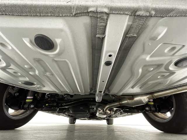 トヨタ ヴォクシー ハイブリッド S－Z 福島県 2023(令5)年 0.6万km ホワイトパールクリスタルシャイン トヨタセーフティセンス/・衝突被害軽減ブレーキ/・交差点事故防止/・アクティブアクティブ操舵機能/・プロアクティブドライビング/・レーダークルーズコントロール/・レーンキープアシスト/・オートマチックハイビーム/純正8インチディスプレイオーディオ/・BT/USB/Miracast/FM/AM/・ETC/・バックカメラ/・前後ドライブレコーダー/電子ブレーキホールド/・ブレーキホールド/3列目シート/・ウォークスルー/・2列目ロールサンシェード/両側パワースライドドア/革巻きステアリング/・ステアリングリモコン/ハーフレザーシート/・D+N席シートヒーター/USB充電ポート/プッシュスタート/・スマートキー/LEDヘッドライト/・オートライト/・ヘッドライトレベライザー/純正フロアマット/純正ドアバイザー/純正17インチAW