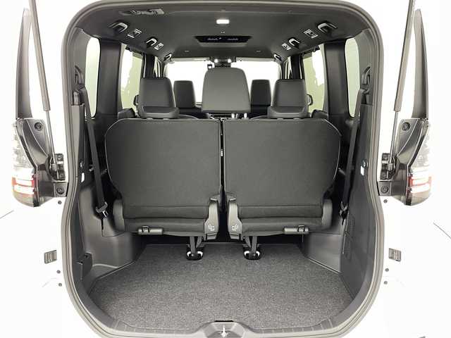 トヨタ ヴォクシー ハイブリッド S－Z 福島県 2023(令5)年 0.6万km ホワイトパールクリスタルシャイン トヨタセーフティセンス/・衝突被害軽減ブレーキ/・交差点事故防止/・アクティブアクティブ操舵機能/・プロアクティブドライビング/・レーダークルーズコントロール/・レーンキープアシスト/・オートマチックハイビーム/純正8インチディスプレイオーディオ/・BT/USB/Miracast/FM/AM/・ETC/・バックカメラ/・前後ドライブレコーダー/電子ブレーキホールド/・ブレーキホールド/3列目シート/・ウォークスルー/・2列目ロールサンシェード/両側パワースライドドア/革巻きステアリング/・ステアリングリモコン/ハーフレザーシート/・D+N席シートヒーター/USB充電ポート/プッシュスタート/・スマートキー/LEDヘッドライト/・オートライト/・ヘッドライトレベライザー/純正フロアマット/純正ドアバイザー/純正17インチAW