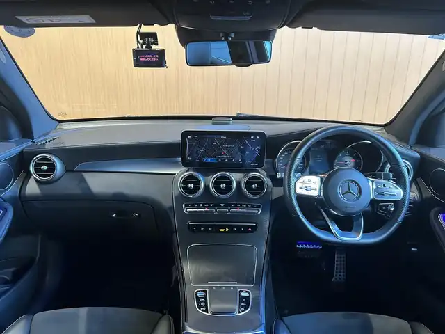 メルセデス・ベンツ ＧＬＣ２２０ d 4マチック AMGライン 宮城県 2020(令2)年 1.9万km 黒 レーダーセーフティパッケージ/パノラミックスライディングルーフ/純正ナビゲーションシステム/フルセグTV/360°カメラシステム/ハーフレザーシート/シートヒーター/メモリ機能付きパワーシート/マルチビームLEDヘッドライト/アダプティブハイビームアシスト/キーレスゴー/パワーバックドア/純正19インチAW/ルーフレール/ワイヤレスチャージング/ETC2.0車載器/ドライブレコーダー