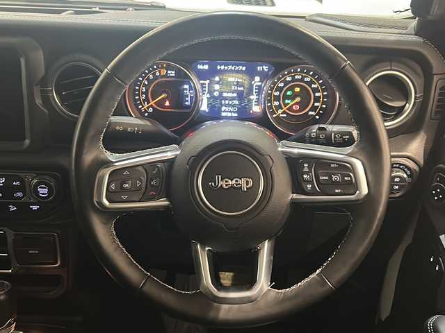 クライスラー・ジープ ジープ ラングラー アンリミテッド サハラ 新潟県 2020(令2)年 3.3万km ブライトホワイト サブウーハー付アルパイン製プレミアムスピーカー/オーディオナビゲーションシステムUconnect/純正ナビ/・フルセグTV/・Bluetooth・/・AM/FMラジオ/・USB・AUX/Apple CarPlay/AndroidAuto/ParkSense/ParkviewTMリアバックアップカメラ/アダプティブ クルーズ コントロール/ブラインドスポットモニター/リアクロスパスディテクション/LEDヘッドライト（オートレベリング機能）/・デイタイムランニングランプ/・オートハイビームヘッドライト/レザーシートJeepロゴ/フロントシートヒーター/ステアリングヒーター/ETC2.0