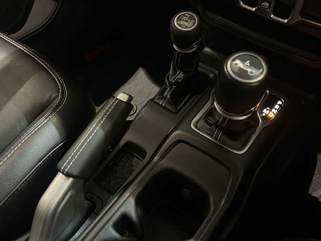 クライスラー・ジープ ジープ ラングラー アンリミテッド サハラ 新潟県 2020(令2)年 3.3万km ブライトホワイト サブウーハー付アルパイン製プレミアムスピーカー/オーディオナビゲーションシステムUconnect/純正ナビ/・フルセグTV/・Bluetooth・/・AM/FMラジオ/・USB・AUX/Apple CarPlay/AndroidAuto/ParkSense/ParkviewTMリアバックアップカメラ/アダプティブ クルーズ コントロール/ブラインドスポットモニター/リアクロスパスディテクション/LEDヘッドライト（オートレベリング機能）/・デイタイムランニングランプ/・オートハイビームヘッドライト/レザーシートJeepロゴ/フロントシートヒーター/ステアリングヒーター/ETC2.0