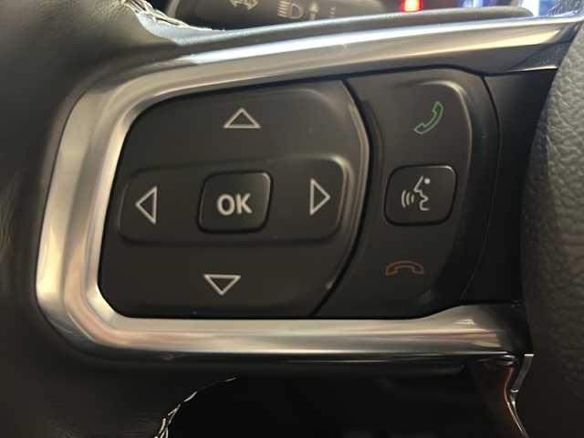 クライスラー・ジープ ジープ ラングラー アンリミテッド サハラ 新潟県 2020(令2)年 3.3万km ブライトホワイト サブウーハー付アルパイン製プレミアムスピーカー/オーディオナビゲーションシステムUconnect/純正ナビ/・フルセグTV/・Bluetooth・/・AM/FMラジオ/・USB・AUX/Apple CarPlay/AndroidAuto/ParkSense/ParkviewTMリアバックアップカメラ/アダプティブ クルーズ コントロール/ブラインドスポットモニター/リアクロスパスディテクション/LEDヘッドライト（オートレベリング機能）/・デイタイムランニングランプ/・オートハイビームヘッドライト/レザーシートJeepロゴ/フロントシートヒーター/ステアリングヒーター/ETC2.0