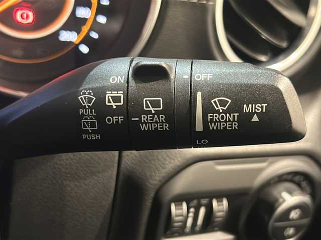 クライスラー・ジープ ジープ ラングラー アンリミテッド サハラ 新潟県 2020(令2)年 3.3万km ブライトホワイト サブウーハー付アルパイン製プレミアムスピーカー/オーディオナビゲーションシステムUconnect/純正ナビ/・フルセグTV/・Bluetooth・/・AM/FMラジオ/・USB・AUX/Apple CarPlay/AndroidAuto/ParkSense/ParkviewTMリアバックアップカメラ/アダプティブ クルーズ コントロール/ブラインドスポットモニター/リアクロスパスディテクション/LEDヘッドライト（オートレベリング機能）/・デイタイムランニングランプ/・オートハイビームヘッドライト/レザーシートJeepロゴ/フロントシートヒーター/ステアリングヒーター/ETC2.0