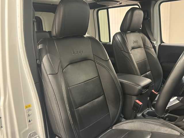 クライスラー・ジープ ジープ ラングラー アンリミテッド サハラ 新潟県 2020(令2)年 3.3万km ブライトホワイト サブウーハー付アルパイン製プレミアムスピーカー/オーディオナビゲーションシステムUconnect/純正ナビ/・フルセグTV/・Bluetooth・/・AM/FMラジオ/・USB・AUX/Apple CarPlay/AndroidAuto/ParkSense/ParkviewTMリアバックアップカメラ/アダプティブ クルーズ コントロール/ブラインドスポットモニター/リアクロスパスディテクション/LEDヘッドライト（オートレベリング機能）/・デイタイムランニングランプ/・オートハイビームヘッドライト/レザーシートJeepロゴ/フロントシートヒーター/ステアリングヒーター/ETC2.0