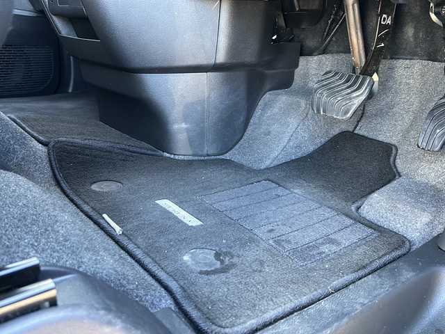 日産 セレナ e－パワー ハイウェイスター V 岐阜県 2023(令5)年 5.1万km パールⅡ 登録時走行距離50196km/カラーコード　XKJ　(プリズムホワイト/スーパーブラック)/フリップダウンモニター/全方位カメラ/純正ＳＤナビ/バックカメラ/フルセグＴＶ/両側パワースライドドア/2トーン/レーンキープアシスト/クルーズコントロール/コーナーセンサー/ドライブレコーダー/ビルトインＥＴＣ/禁煙車/プッシュスタート/スマートキー/スペアキー/パーキングアシスト/USB入力端子/純正アルミホイール/LEDヘッドライト/オートライト