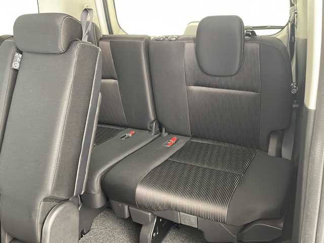 日産 セレナ ハイウェイスター G 兵庫県 2016(平28)年 6.5万km ブリリアントホワイトパール ・純正9インチナビ/・CD・DVD・Blu-ray・USB・SD・BT/・フルセグTV/・アラウンドビューモニター/・バックカメラ/・パーキングアシスト/・電子パーキングブレーキ/・オートホールド/・前方ドライブレコーダー/・ビルトインETC/・ハンズフリーパワースライドドア/・両側パワースライドドア/・プロパイロット/・車線逸脱警報/・車線逸脱防止支援/・エマージェンシーブレーキ/・標識検知/・クリアランスソナー/・ふらつき警報/・レーダークルーズコントロール/・横滑り防止装置/・インテリジェントルームミラー/・アイドリングストップ/・革巻きステアリング/・ステアリングスイッチ/・ドアバイザー/・ウインカーミラー/・フォグランプ/・LEDヘッドランプ/・電動格納ミラー/・純正フロアマット/・純正アルミホイール/・スマートキー/・プッシュスタート/・2列目サンシェード