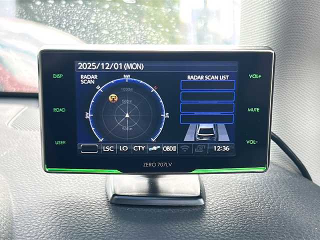 スバル レヴォーグ 2．0GT－S アイサイト 山形県 2015(平27)年 2.4万km クリスタルホワイトP 4WD/アイサイト/STIエアロパーツ/純正ナビ/（Bluetooth/CD/DVD/フルセグ)/バックカメラ/LEDオートライト/フォグランプ/ハーフレザーシート/DN席パワーシート/ステアリングスイッチ/パドルシフト/電動パーキングブレーキ/レーダー探知機/ETC/社外AW/純正フロアマット/電動格納ウィンカーミラー/スマートキー×2/ドアバイザー