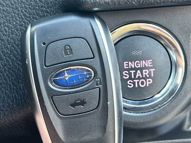 スバル レヴォーグ 2．0GT－S アイサイト 山形県 2015(平27)年 2.4万km クリスタルホワイトP 4WD/アイサイト/STIエアロパーツ/純正ナビ/（Bluetooth/CD/DVD/フルセグ)/バックカメラ/LEDオートライト/フォグランプ/ハーフレザーシート/DN席パワーシート/ステアリングスイッチ/パドルシフト/電動パーキングブレーキ/レーダー探知機/ETC/社外AW/純正フロアマット/電動格納ウィンカーミラー/スマートキー×2/ドアバイザー