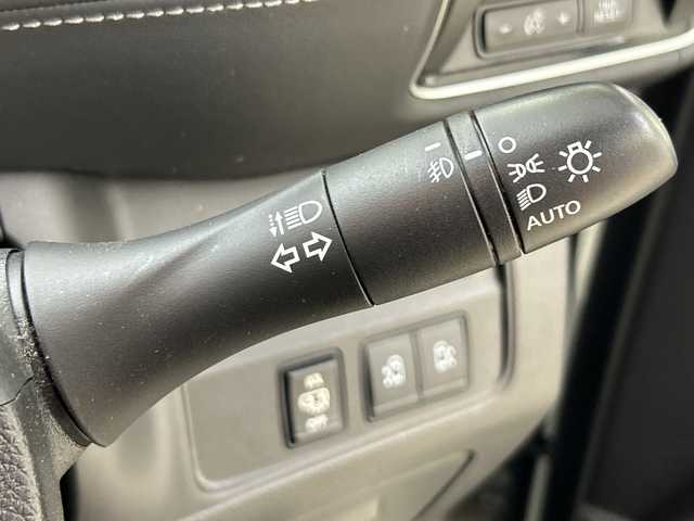 日産 セレナ ハイウェイスター プロパイロットED 神奈川県 2017(平29)年 4.7万km ブリリアントホワイトパール プロパイロット/純正9インチSDナビ(MM516D-L)/衝突被害軽減システム/車線逸脱警報/バックカメラ/オートクルーズコントロール/フリップダウンモニター/ハンズフリーオートスライドドア/両側パワースライドドア/横滑り防止装置/ETC/アイドリングストップ/LEDヘッドライト/オートライト/ウィンカーミラー/電動格納ミラー/純正16インチAW/プッシュスタート/スマートキー/フロアマット/スペアキー/取扱説明書