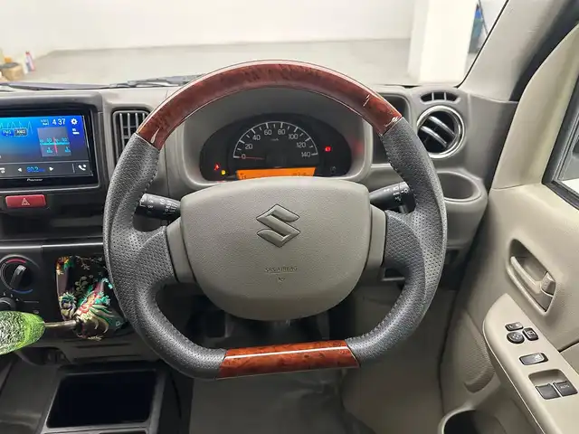 スズキ エブリイ PC 兵庫県 2022(令4)年 3.9万km クールカーキPM ・純正ＤＡ(CD/DVD/BT)/・バックカメラ/・リフトＵＰ２インチ/・社外ＬＥＤヘッドライト/・社外シフトノブ/・社外シフトブーツ/・社外フューエルリッドカバー/・リアラダー/・スキッドプレート/・オーバーヘッドコンソール/・車内カーテンレール/・社外ハンドル(純正ハンドル積み込み)/・社外ドアバイザー/・ヘッドライトレベライザー