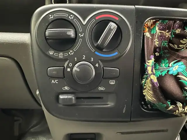 スズキ エブリイ PC 兵庫県 2022(令4)年 3.9万km クールカーキPM ・純正ＤＡ(CD/DVD/BT)/・バックカメラ/・リフトＵＰ２インチ/・社外ＬＥＤヘッドライト/・社外シフトノブ/・社外シフトブーツ/・社外フューエルリッドカバー/・リアラダー/・スキッドプレート/・オーバーヘッドコンソール/・車内カーテンレール/・社外ハンドル(純正ハンドル積み込み)/・社外ドアバイザー/・ヘッドライトレベライザー