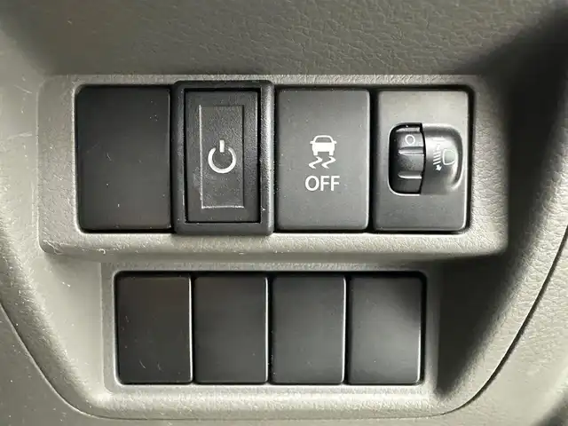 スズキ エブリイ PC 兵庫県 2022(令4)年 3.9万km クールカーキPM ・純正ＤＡ(CD/DVD/BT)/・バックカメラ/・リフトＵＰ２インチ/・社外ＬＥＤヘッドライト/・社外シフトノブ/・社外シフトブーツ/・社外フューエルリッドカバー/・リアラダー/・スキッドプレート/・オーバーヘッドコンソール/・車内カーテンレール/・社外ハンドル(純正ハンドル積み込み)/・社外ドアバイザー/・ヘッドライトレベライザー