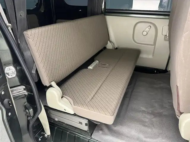 スズキ エブリイ PC 兵庫県 2022(令4)年 3.9万km クールカーキPM ・純正ＤＡ(CD/DVD/BT)/・バックカメラ/・リフトＵＰ２インチ/・社外ＬＥＤヘッドライト/・社外シフトノブ/・社外シフトブーツ/・社外フューエルリッドカバー/・リアラダー/・スキッドプレート/・オーバーヘッドコンソール/・車内カーテンレール/・社外ハンドル(純正ハンドル積み込み)/・社外ドアバイザー/・ヘッドライトレベライザー