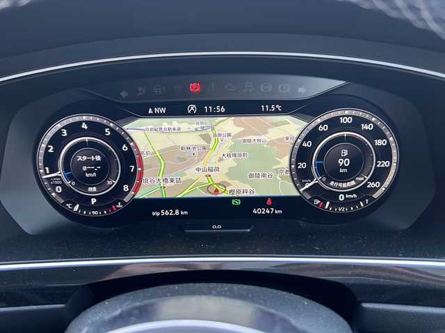 フォルクスワーゲン ティグアン TSI Rライン 京都府 2018(平30)年 4.1万km 白 純正メーカーナビ/・DVD/CD/BT/・フルセグテレビ/ETC2.0/全周囲カメラ/バックカメラ/衝突軽減ブレーキ/レーンキープアシスト/クルーズコントロール/革巻きステアリング/ステアリングスイッチ/パドルシフト/シートヒーター（全席）/ルーフレール/前後コーナーセンサー/LEDヘッドライト/スマートキー×2/純正19インチアルミホイール/純正フロアマット/取扱説明書/ナビ取扱説明書/保証書