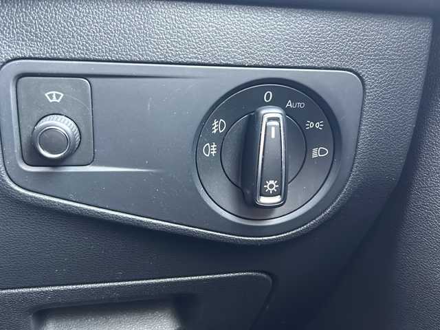 フォルクスワーゲン ティグアン TSI Rライン 京都府 2018(平30)年 4.1万km 白 純正メーカーナビ/・DVD/CD/BT/・フルセグテレビ/ETC2.0/全周囲カメラ/バックカメラ/衝突軽減ブレーキ/レーンキープアシスト/クルーズコントロール/革巻きステアリング/ステアリングスイッチ/パドルシフト/シートヒーター（全席）/ルーフレール/前後コーナーセンサー/LEDヘッドライト/スマートキー×2/純正19インチアルミホイール/純正フロアマット/取扱説明書/ナビ取扱説明書/保証書