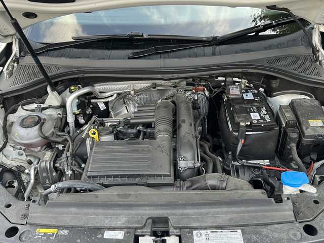 フォルクスワーゲン ティグアン TSI Rライン 京都府 2018(平30)年 4.1万km 白 純正メーカーナビ/・DVD/CD/BT/・フルセグテレビ/ETC2.0/全周囲カメラ/バックカメラ/衝突軽減ブレーキ/レーンキープアシスト/クルーズコントロール/革巻きステアリング/ステアリングスイッチ/パドルシフト/シートヒーター（全席）/ルーフレール/前後コーナーセンサー/LEDヘッドライト/スマートキー×2/純正19インチアルミホイール/純正フロアマット/取扱説明書/ナビ取扱説明書/保証書