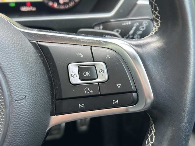 フォルクスワーゲン ティグアン TSI Rライン 京都府 2018(平30)年 4.1万km 白 純正メーカーナビ/・DVD/CD/BT/・フルセグテレビ/ETC2.0/全周囲カメラ/バックカメラ/衝突軽減ブレーキ/レーンキープアシスト/クルーズコントロール/革巻きステアリング/ステアリングスイッチ/パドルシフト/シートヒーター（全席）/ルーフレール/前後コーナーセンサー/LEDヘッドライト/スマートキー×2/純正19インチアルミホイール/純正フロアマット/取扱説明書/ナビ取扱説明書/保証書