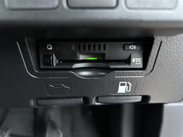 トヨタ ルーミー カスタムG 佐賀県 2021(令3)年 3.4万km ファイアークォーツレッドM 純正9インチディスプレイオーディオ/・フルセグTV/AM/FM/USB/Bluetooth/・Apple Car Play/Android Auto/バックカメラ/前後ドライブレコーダー/ビルトインETC/両側パワースライドドア/電子パーキングブレーキ/・AUTO HOLD機能/DN席シートヒーター/後席サンシェード/ISOFIX対応/革巻きステアリング/ステアリングリモコン/純正14インチアルミホイール/純正LEDヘッドライト/・オートマチックハイビーム/純正LEDフォグランプ/純正フロアマット/純正ドアバイザ―/取扱説明書/スペアキー１本/スマートアシスト/・レーダークルーズコントロール/・先行車発進お知らせ機能/・車線逸脱警報機能/・衝突軽減ブレーキ/・標識認識機能/・ふらつき警報/・クリアランスソナー