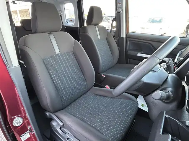 トヨタ ルーミー カスタムG 佐賀県 2021(令3)年 3.4万km ファイアークォーツレッドM 純正9インチディスプレイオーディオ/・フルセグTV/AM/FM/USB/Bluetooth/・Apple Car Play/Android Auto/バックカメラ/前後ドライブレコーダー/ビルトインETC/両側パワースライドドア/電子パーキングブレーキ/・AUTO HOLD機能/DN席シートヒーター/後席サンシェード/ISOFIX対応/革巻きステアリング/ステアリングリモコン/純正14インチアルミホイール/純正LEDヘッドライト/・オートマチックハイビーム/純正LEDフォグランプ/純正フロアマット/純正ドアバイザ―/取扱説明書/スペアキー１本/スマートアシスト/・レーダークルーズコントロール/・先行車発進お知らせ機能/・車線逸脱警報機能/・衝突軽減ブレーキ/・標識認識機能/・ふらつき警報/・クリアランスソナー