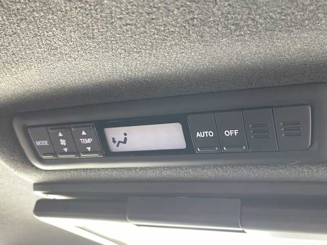 トヨタ エスティマ ハイブリッド アエラス 長野県 2016(平28)年 6.4万km ホワイトパールクリスタルシャイン ４ＷＤ/純正9型ナビフルセグTV/12.1型フリップダウンモニター/両側パワースライドドア/純正17インチアルミ/純性ＯＰモデリスタサス/バックカメラ/ＥＴＣ２・０/パワーシート/プッシュスタート/レーンキープアシスト/取説・スペアキー/ワンオーナー