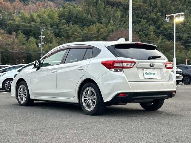 スバル インプレッサ スポーツ 1．6i－Lアイサイト 佐賀県 2018(平30)年 3.4万km クリスタルホワイトP 社外7インチナビゲーション/ETC/パドルシフト/バックモニター/サイドモニター/プリクラッシュブレーキ/純正16インチアルミホイール/車線逸脱警報機能/全車速追従機能付クルーズコントロール/車線逸脱抑制機能/スバルリヤビークルディテクション/ヒルスタートアシスト/LEDヘッドライト/フォグランプ/スマートキー