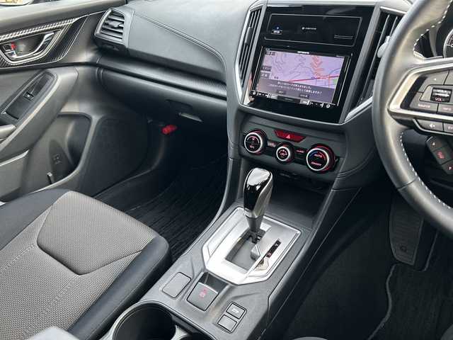 スバル インプレッサ スポーツ 1．6i－Lアイサイト 佐賀県 2018(平30)年 3.4万km クリスタルホワイトP 社外7インチナビゲーション/ETC/パドルシフト/バックモニター/サイドモニター/プリクラッシュブレーキ/純正16インチアルミホイール/車線逸脱警報機能/全車速追従機能付クルーズコントロール/車線逸脱抑制機能/スバルリヤビークルディテクション/ヒルスタートアシスト/LEDヘッドライト/フォグランプ/スマートキー